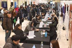 Se registraron más de 5.500 postulaciones en Expo empleo - Economía - ABC Color