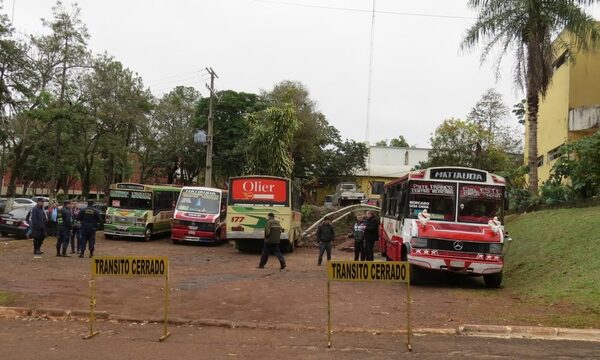 Verifican buses en Presidente Franco