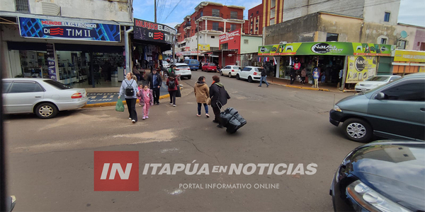 FERIADO DE AYER EN ARGENTINA REPERCUTIÓ DE MANERA POSITIVA EN EL COMERCIO DE ENCARNACIÓN - Itapúa Noticias
