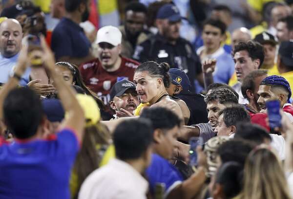 José María Giménez y la pelea con los colombianos: “Un desastre todo y no había ni un solo policía” - Fútbol Internacional - ABC Color