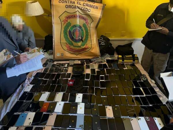 Celulares incautados: más de 400 presuntas víctimas acudieron para identificar - Policiales - ABC Color