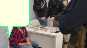 Mujer robó G. 18 millones de su trabajo y los guardó entre sus medias