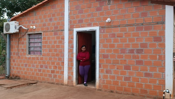 Hurtan motocicleta frente a una vivienda en fracción Ramonita