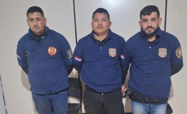 Asaltantes vestidos de policías detenidos tras enfrentamiento