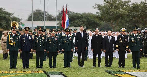 La Nación / Con mejoras e inversiones: Peña encabezó festejo por 44 años del Comando Logístico