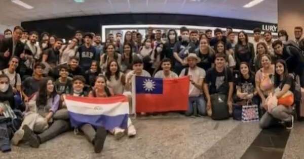 La Nación / Regresan 63 ingenieros paraguayos formados en Taiwán