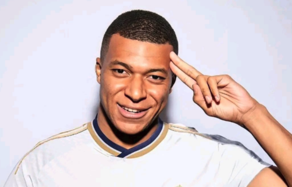 Versus / Real Madrid empieza a vender la camiseta de Mbappé