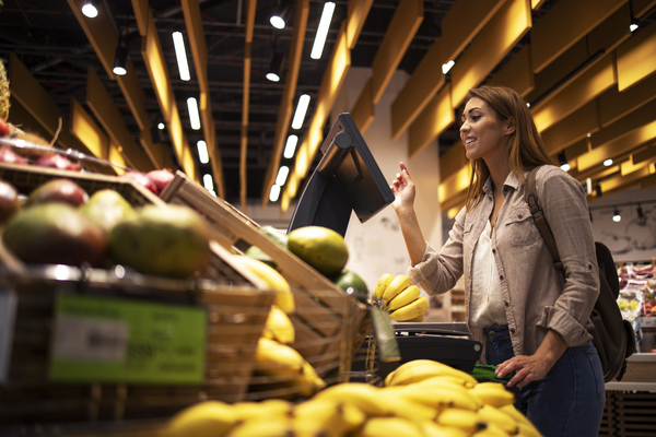 Volatilidad de precios de alimentos y del dólar impactan en la confianza de consumidores - MarketData