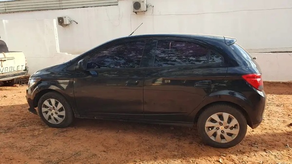 Policía incauta vehículo y captura a dos sospechosos de robo domiciliario en San Pedro
