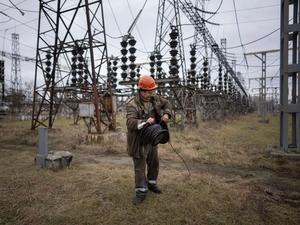 Ucrania sigue importando electricidad para paliar el d茅ficit provocado por ataques rusos - Revista PLUS
