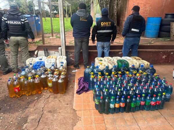 Incautan combustibles que eran ofertados en la vía pública