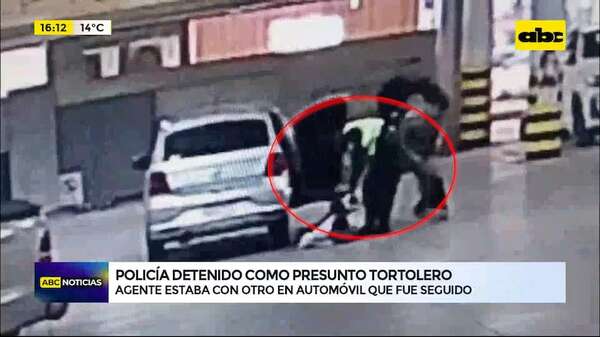 Policía detenido como presunto tortolero: agente estaba con otro en automóvil que fue seguido - ABC Noticias - ABC Color