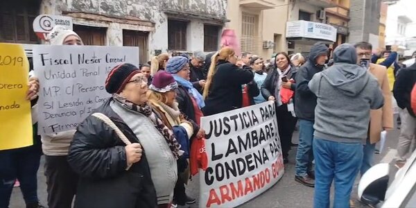 Funcionarios exigen avances en investigación contra exintendente