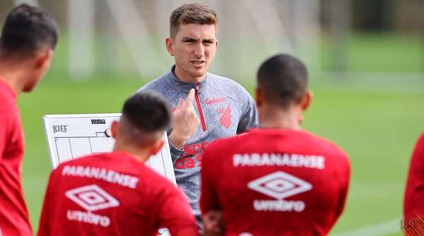 Atención Cerro Porteño: Asumió el nuevo DT de Ath. Paranaense - Cerro Porteño - ABC Color