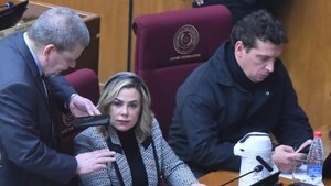 Senadora cartista se niega a pedir disculpas por agravio a periodistas y oenegés