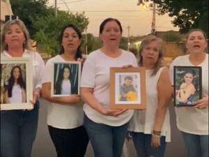 Familiares de víctimas por negligencias médicas exigen justicia en emotivo video - Nacionales - ABC Color