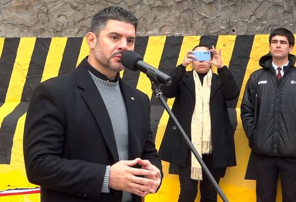 Nenecho no quiere responder a quiénes pagó cheques desde cuenta de bonos - Nacionales - ABC Color