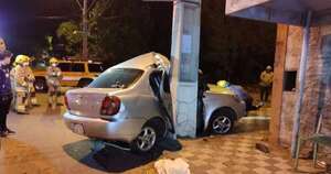 Diario HOY | Conductor muere al chocar contra una columna en Lambaré
