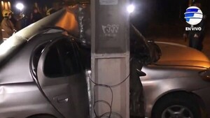 Conductor fallece tras perder el control y chocar por una columna de la ANDE en Lambaré