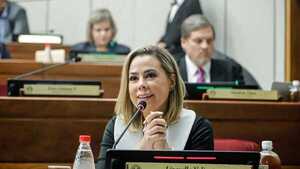 Lizarella Valiente: “Con Nenecho teníamos una relación inestable”