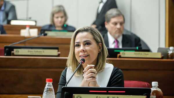 Lizarella Valiente: “Con Nenecho teníamos una relación inestable”