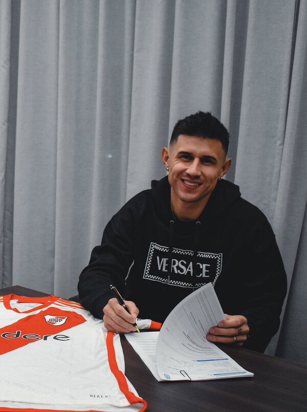 ¡Ya estampó la firma! Adam Bareiro se suma a River Plate - trece