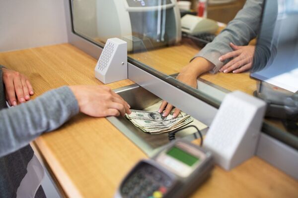Encuesta revela que la posibilidad para ahorrar en Paraguay disminuyó en el mes de julio - MarketData