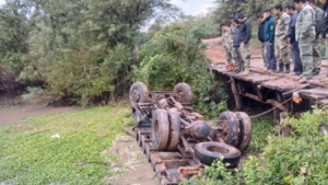 Un militar fallecido y otros cinco heridos tras caída de camión de precario puente en Lagerenza