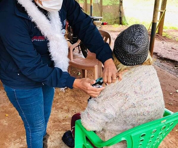 Realizan vacunación en territorio de la USF Paranambú