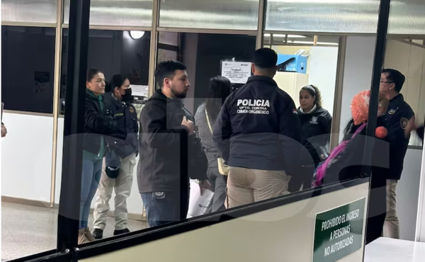 Fiscalía allana Municipalidad de Asunción por informe de Controloría sobre bonos