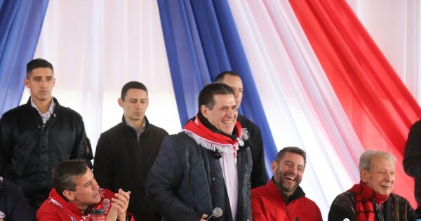 Cartes aparece en el lanzamiento de Che Róga Porã y apuntan a las constructoras amigas