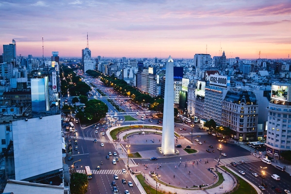 El FMI apoya las reformas de Argentina as铆 como al negociador chileno Rodrigo Vald茅s - Revista PLUS