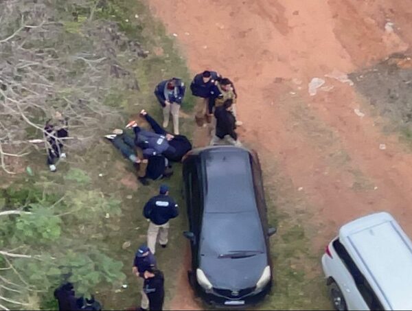 Dos policías reciben disparos durante enfrentamiento en Limpio · Radio Monumental 1080 AM