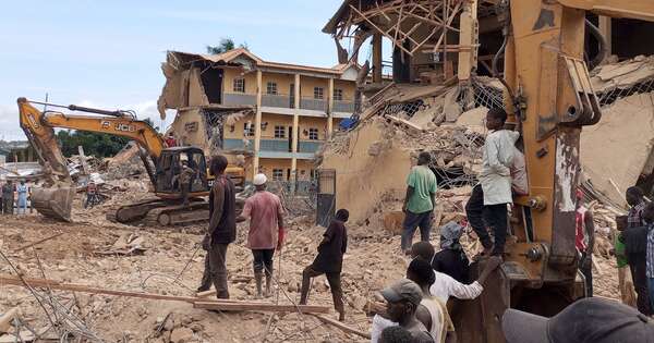 La Nación / Derrumbe de escuela en Nigeria causa más de 20 muertos y decenas de heridos