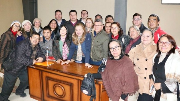 En mesa de diálogo evaluarán carga horaria y jornadas de trabajo de enfermeros - ADN Digital