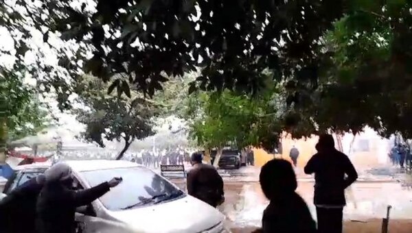 Manifestación y enfrentamiento en Arroyito