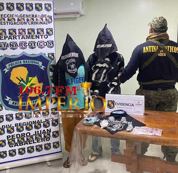 Antinarcóticos detiene a dos microtraficantes en el barrio General Genes - Radio Imperio 106.7 FM