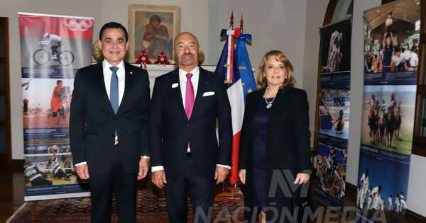 La Nación / Tradicional recepción por la Fiesta Nacional de Francia