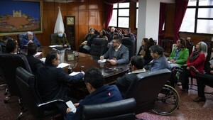 Médicos del IPS negocian reducción horaria bajo amenaza de una huelga