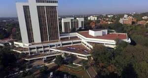La Nación / Entregan documentos a solicitud de Fiscalía