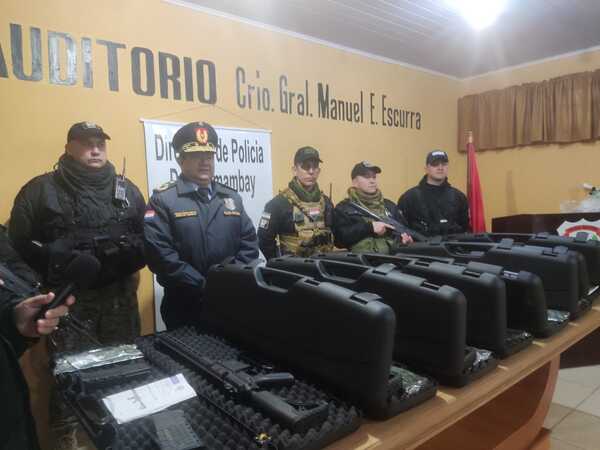 Policía de Amambay recibe donación de armas - Oasis FM 94.3