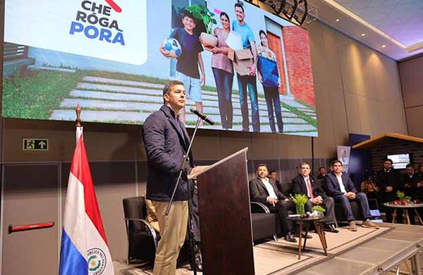 Itaipú acompañó el lanzamiento del programa Che Róga Porã en respuesta al déficit habitacional | DIARIO PRIMERA PLANA