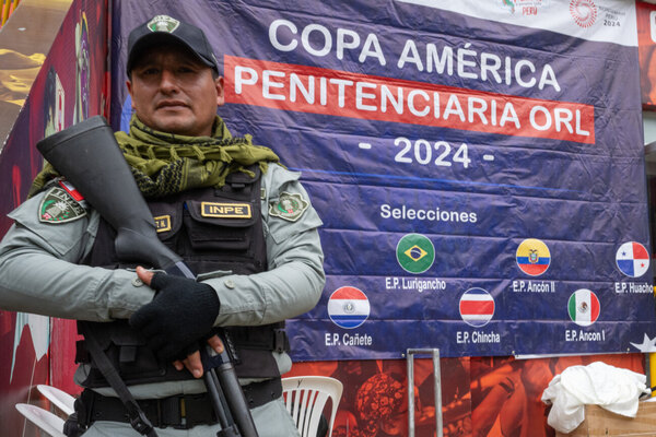 Versus / Perú gana la 'Copa América' entre reclusos, en final en el mítico Nacional de Lima