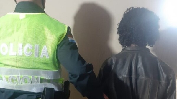 Condenan a hijo ingrato que pateó salvajemente a su mamá