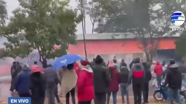Irregularidades, manifestaciones y heridos en la Municipalidad de Arroyito - Noticias Paraguay