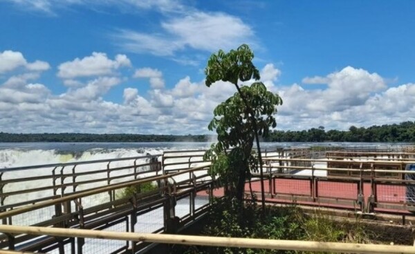 Posponen inauguración de pasarela Garganta del Diablo, en Argentina