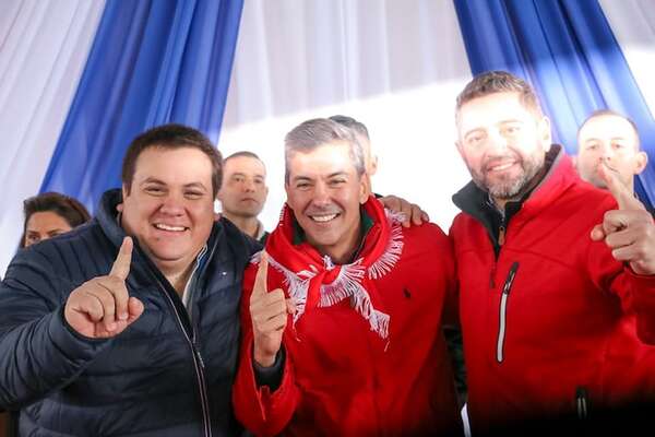 Peña ya inicia campaña: “En 2026 vamos a teñir de rojo a la República del Paraguay” - Política - ABC Color