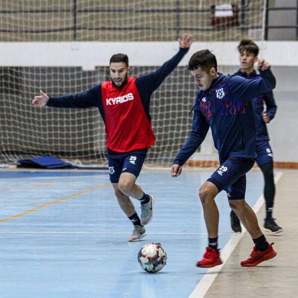 Entrenamiento en en el estadio Municipal: Mejorando las habilidades de los Jugadores de la escuadra fronteriza