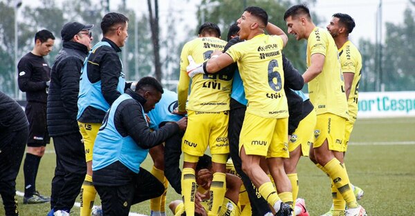 Versus / Recoleta gana un partido clave y lo estanca a Carapeguá