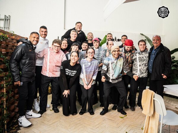 Versus / Olimpia aprovechó su estadía en Argentina para hacer una visita muy emotiva
